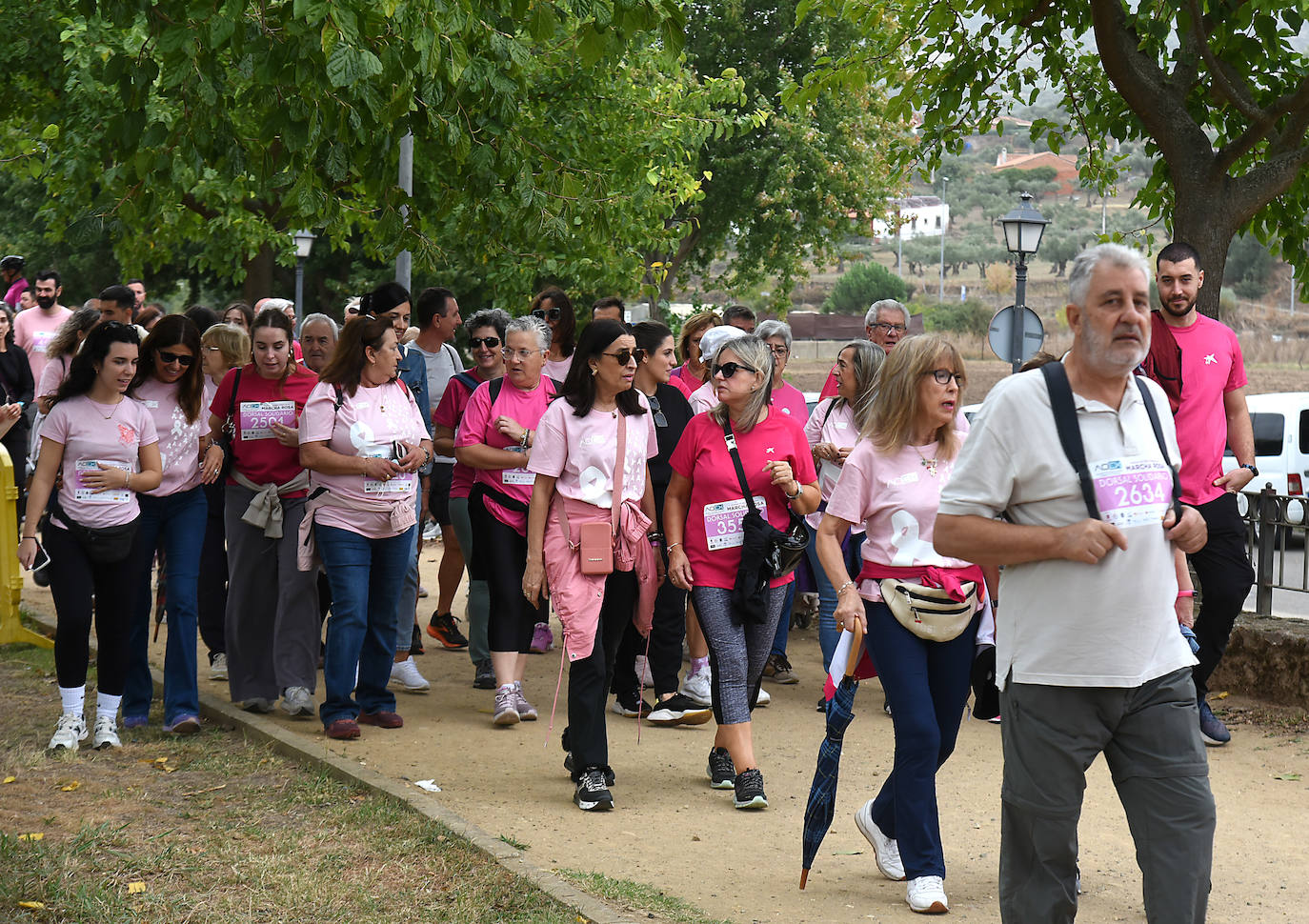 La marcha rosa de Plasencia, en imágenes