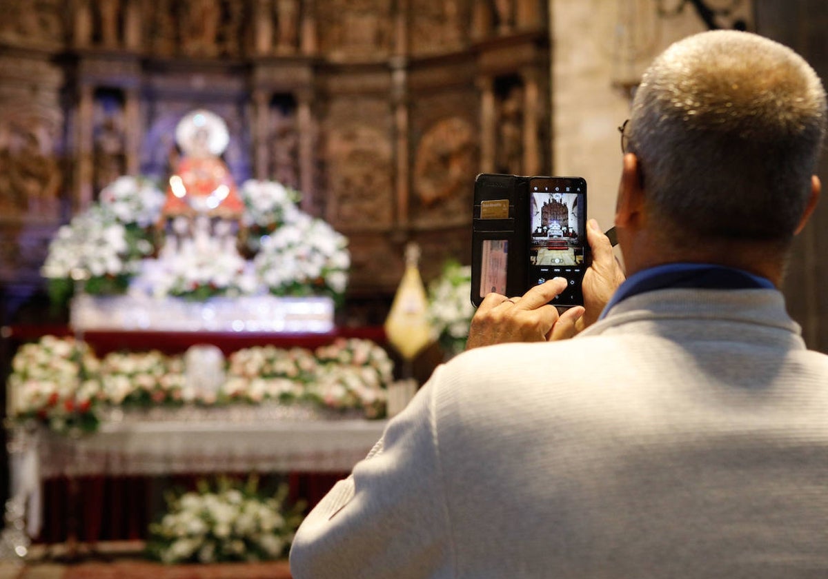 La imagen de la Virgen de la Montaña permanece estos días en la Concatedral de Santa María.