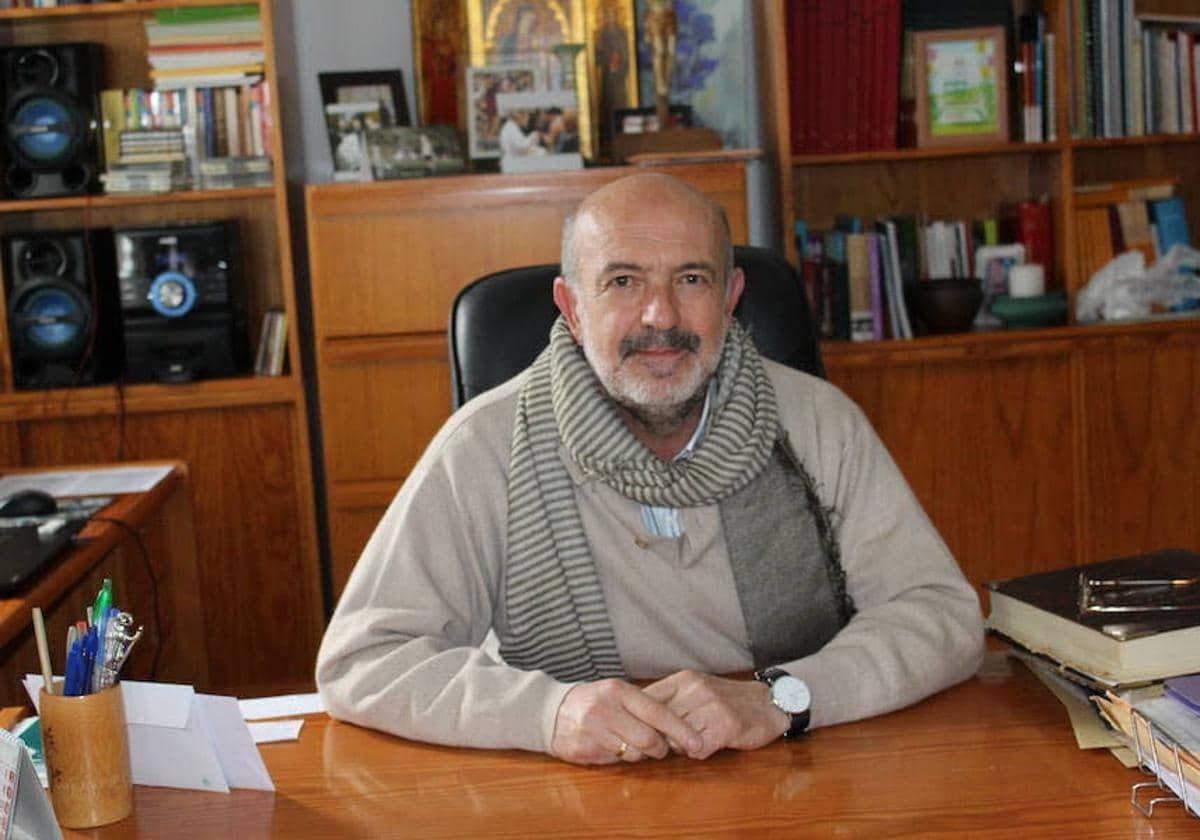 El sacerdote pacense José Ángel Losada Gahete gana el Premio de Poesía Jorge Manrique