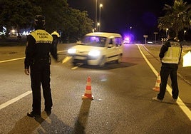 Controles de la Policía Local en el ferial de Cáceres en una imagen de archivo.