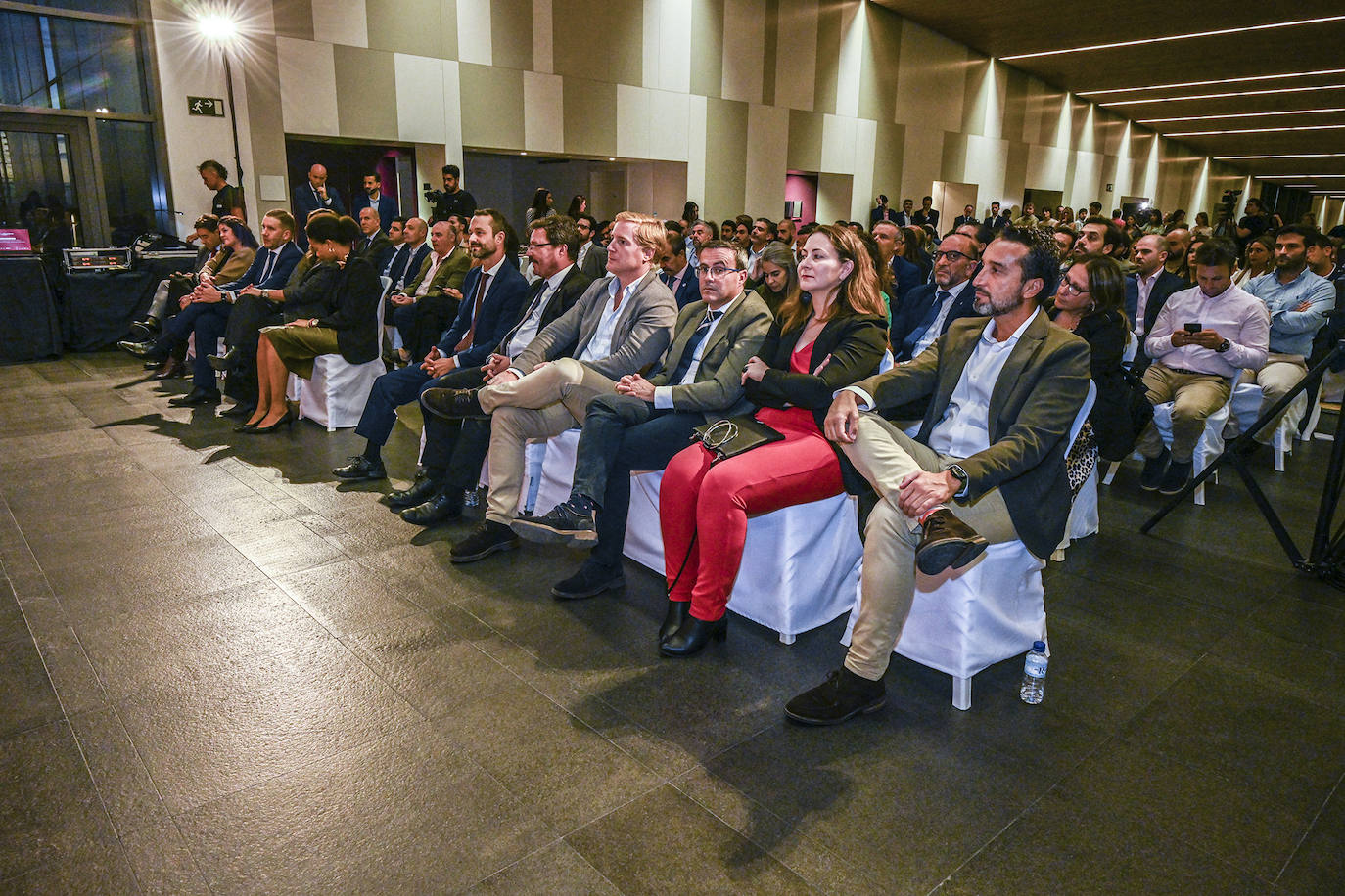 La gala de la VI Edición de los Premios Joven Empresario de Extremadura 2024, en imágenes