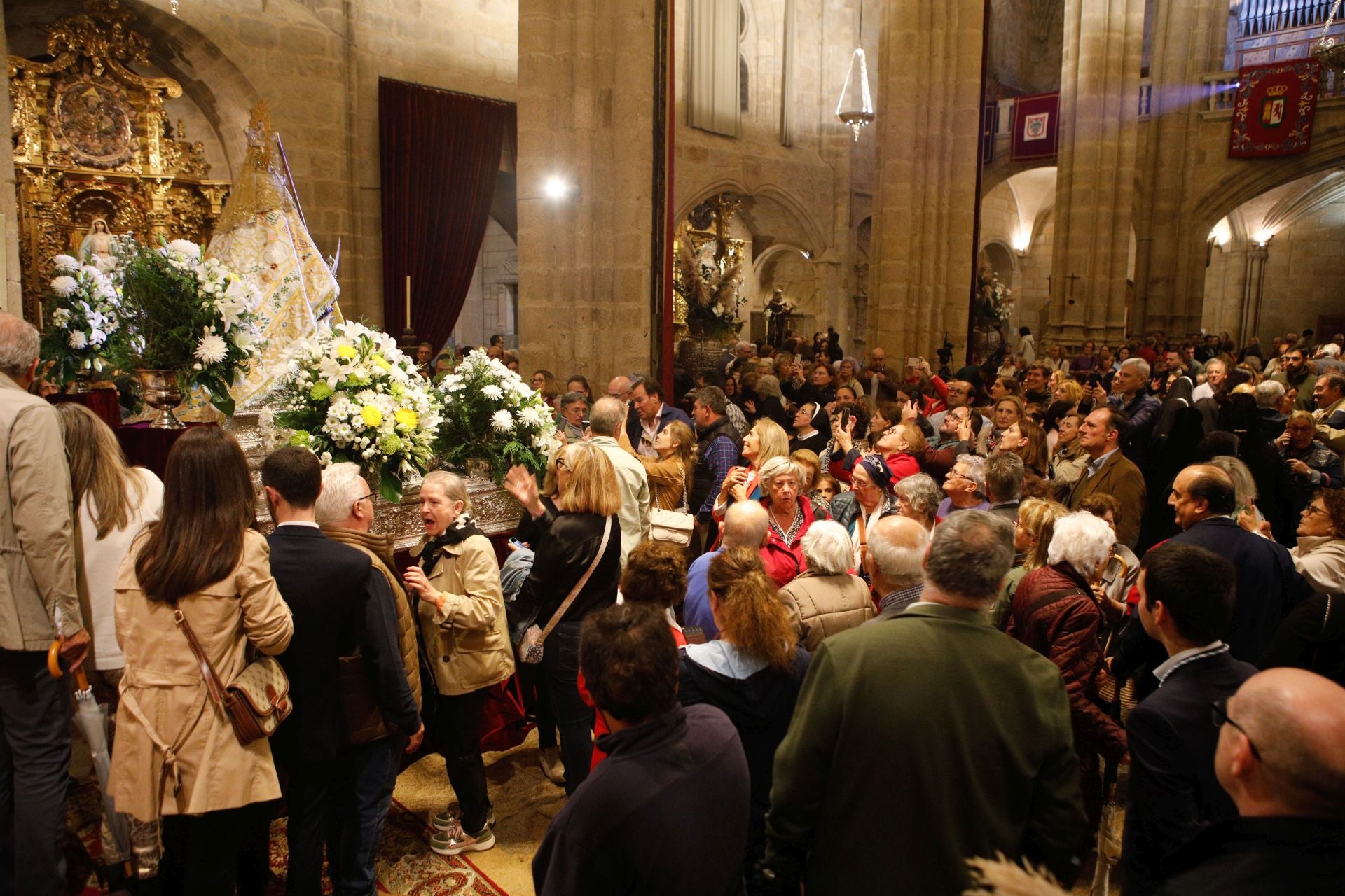 La misa pontifical por el Centenario de la patrona de Cáceres, en imágenes