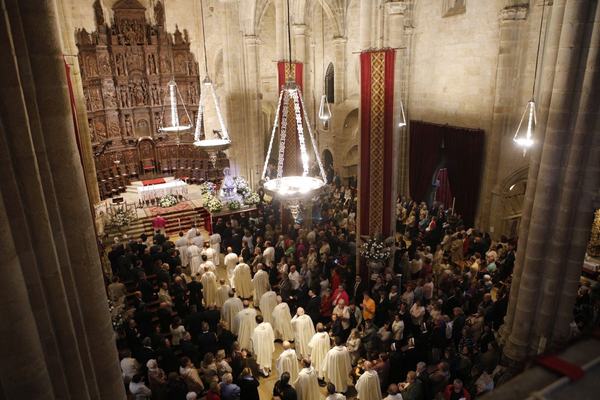 La misa pontifical por el Centenario de la patrona de Cáceres, en imágenes