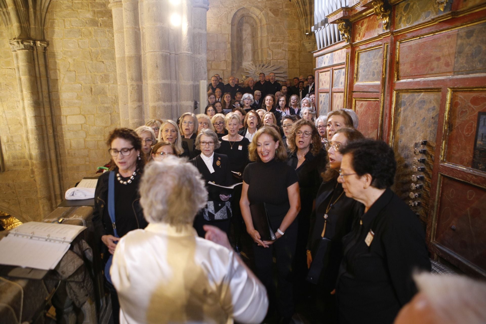 La misa pontifical por el Centenario de la patrona de Cáceres, en imágenes