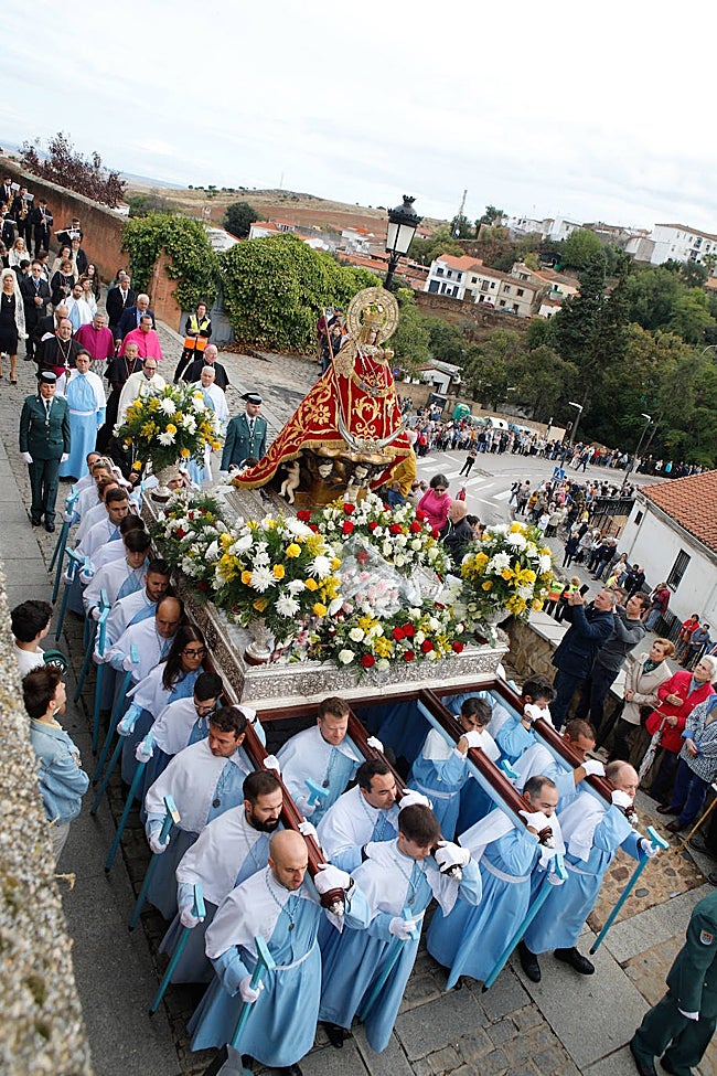 La imagen, momentos antes de alcanzar Fuente Concejo desde la calle Caleros.