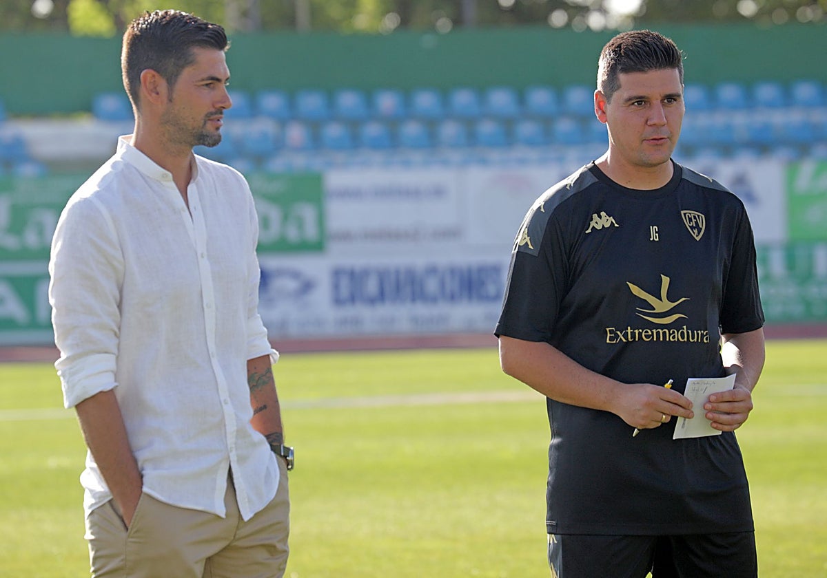 Ocaña junto a Gus en el arranque de la pasada temporada.