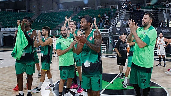 El Cáceres inicia la reconciliación con el Multiusos con un cómodo triunfo