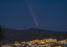Vista del cometa del siglo desde Fregenal de la Sierra