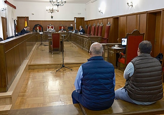 Los procesados al inicio del juicio.