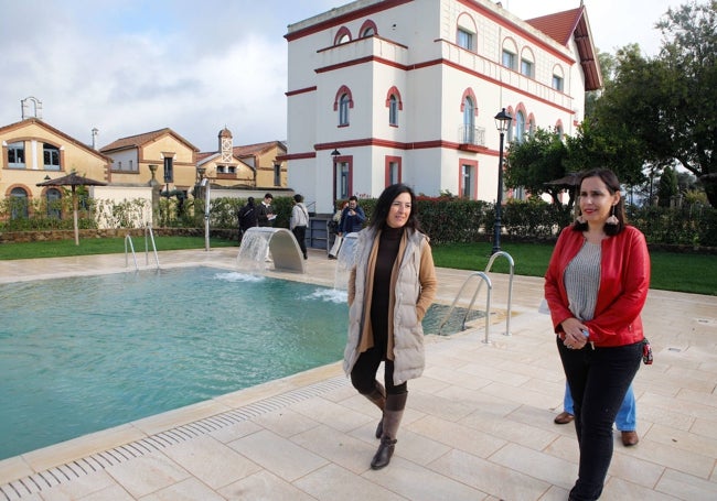 El recinto cuenta con piscina de agua salada, de nueva construcción.