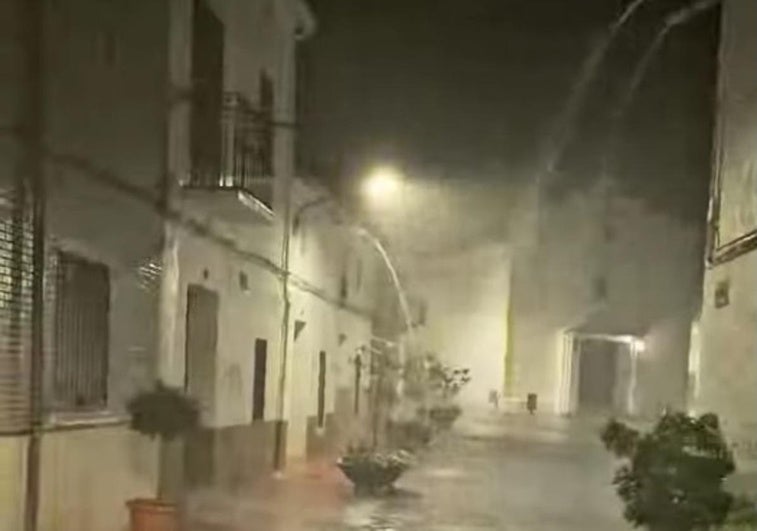 Lluvia esta noche en Tamurejo, en La Siberia extremeña.