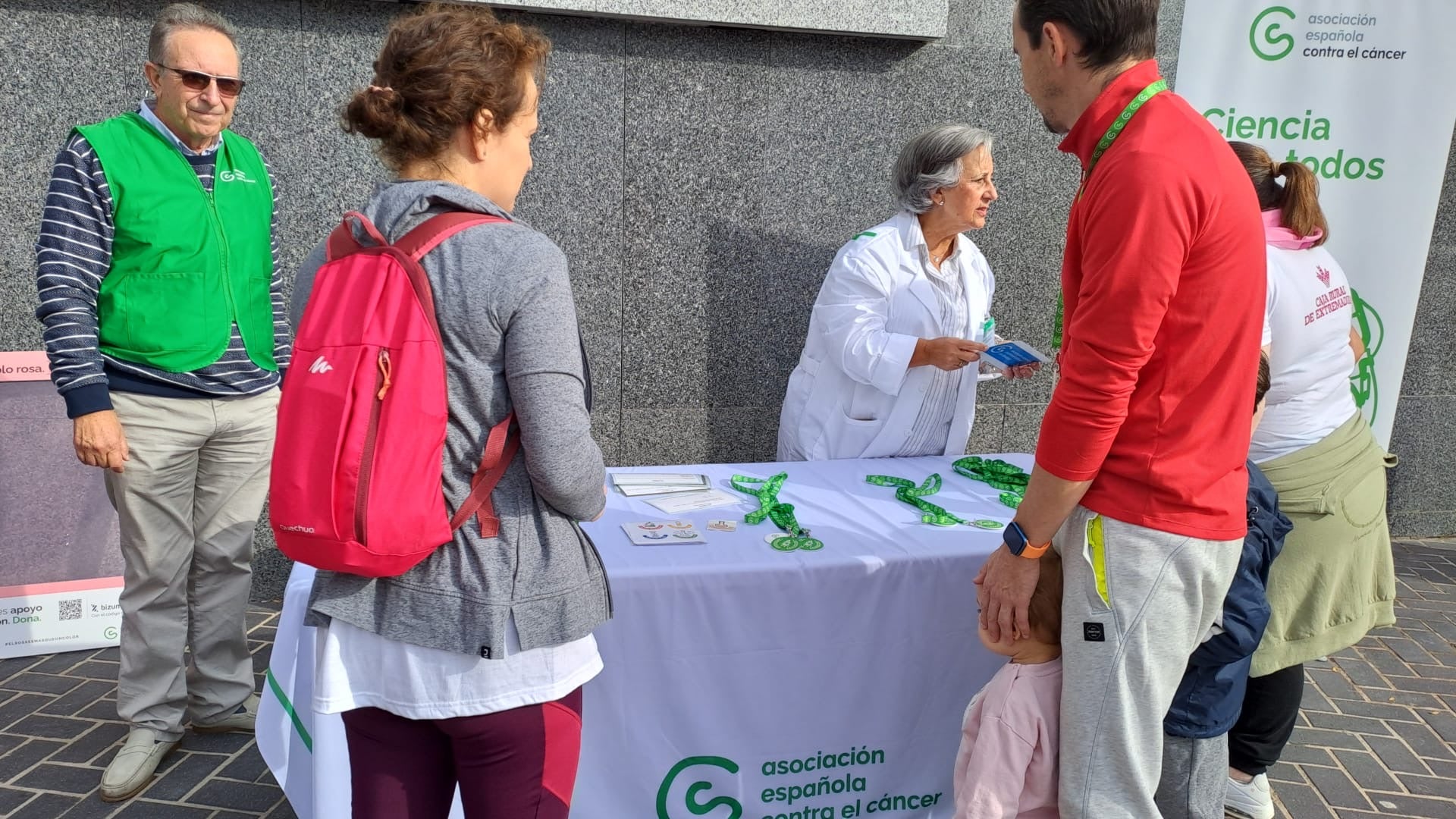 Fotos | Sesión de zumba en Badajoz contra el cáncer de mama
