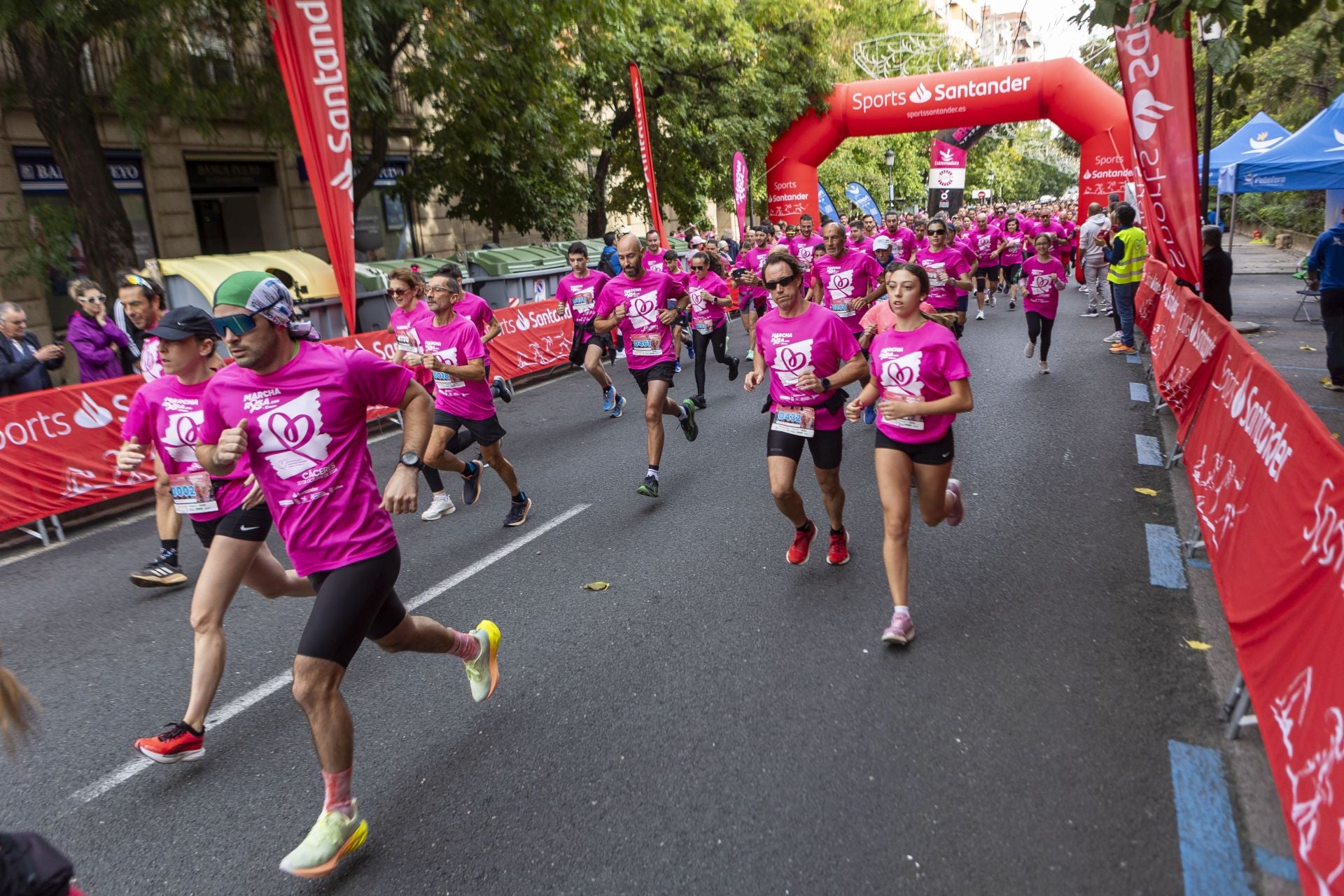 Fotos | La Marcha Rosa contra el cáncer, en Cáceres