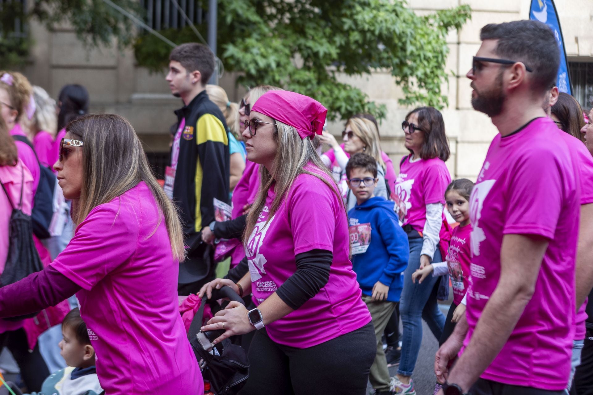 Fotos | La Marcha Rosa contra el cáncer, en Cáceres