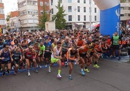 Pistoletazo de salida del VII Cross Solidario Virgen del Pilar, que ha batido récord de corredores.