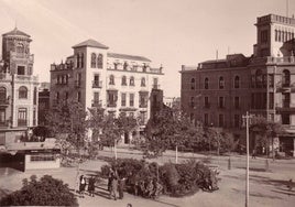 De izquierda a derecha, la Chicuela (ya desaparecida), edificio situado en el número 25 de San Antón, el del viejo Requeté (el único de la foto que no es de Ángel Pérez) y la casa de Tomás Pérez (actual sede del BBVA).