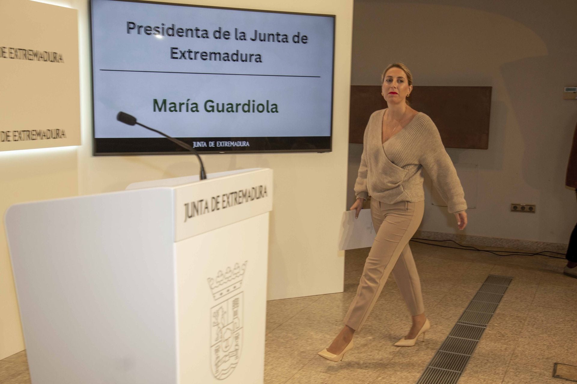 La presidenta de la Junta de Extremadura, María Guardiola, este martes.