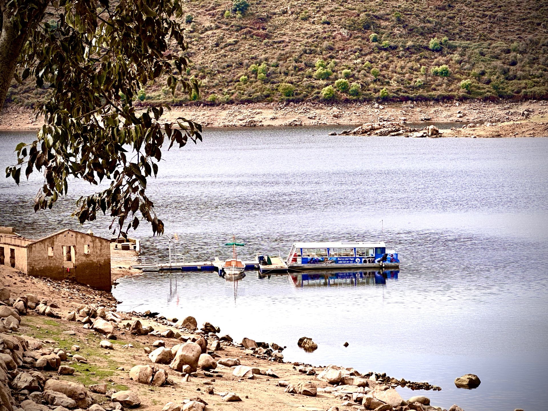 Un barco y tres panaderías