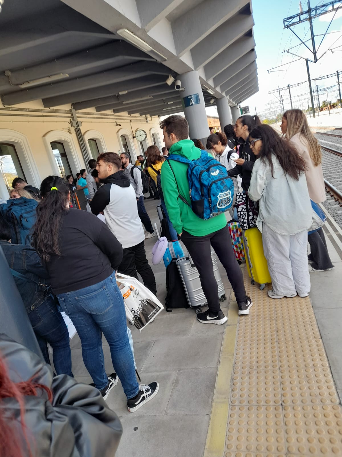 Un vagón se llena de humo y obliga a evacuar a los pasajeros del tren en Mérida