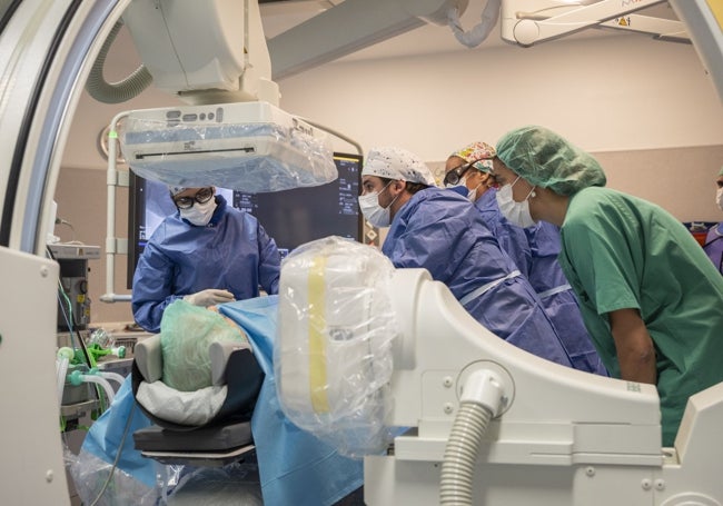 En la sala de Radiología Intervencionista del Universitario de Badajoz.