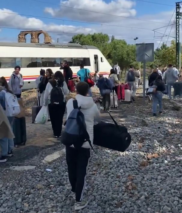 Un vagón se llena de humo y obliga a evacuar a los pasajeros del tren en Mérida