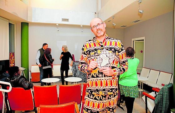 Carlos Zugasti presentó el libro 'El forestal inocente' en el Otoño Literario.