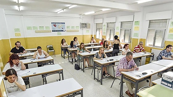 Educación retrasa al miércoles la reunión para cerrar las oposiciones de Secundaria
