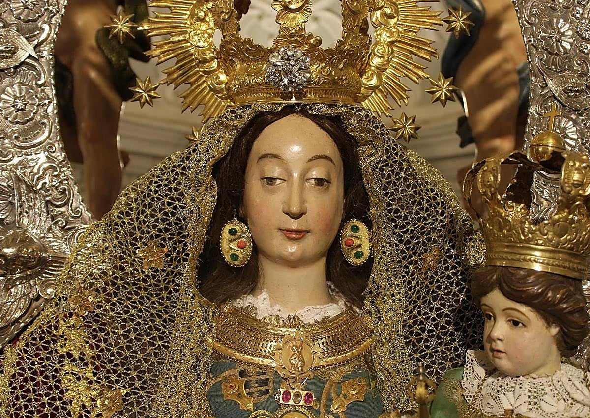 Imagen secundaria 1 - El pueblo gitano vuelve a visitar a la Virgen de los Remedios