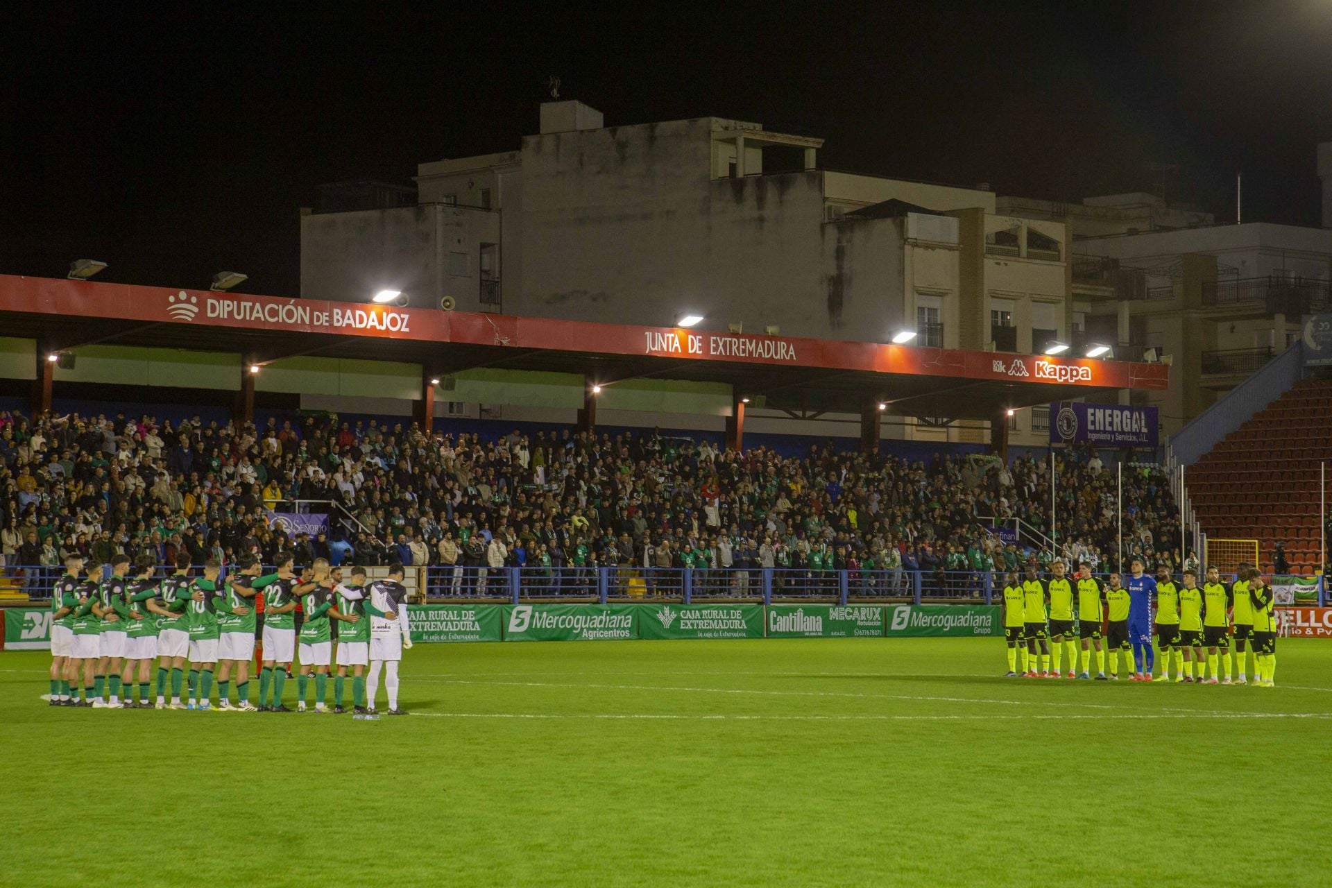Fotos | El Betis golea al Gévora en el Francisco de la Hera