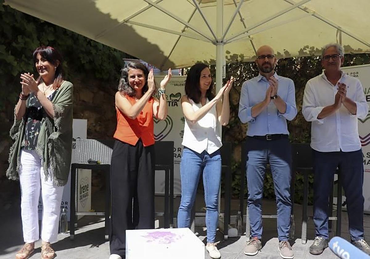 Ione Belarra, secretaria general de Podemos, junto a Irene de Miguel en una imagen de archivo. .