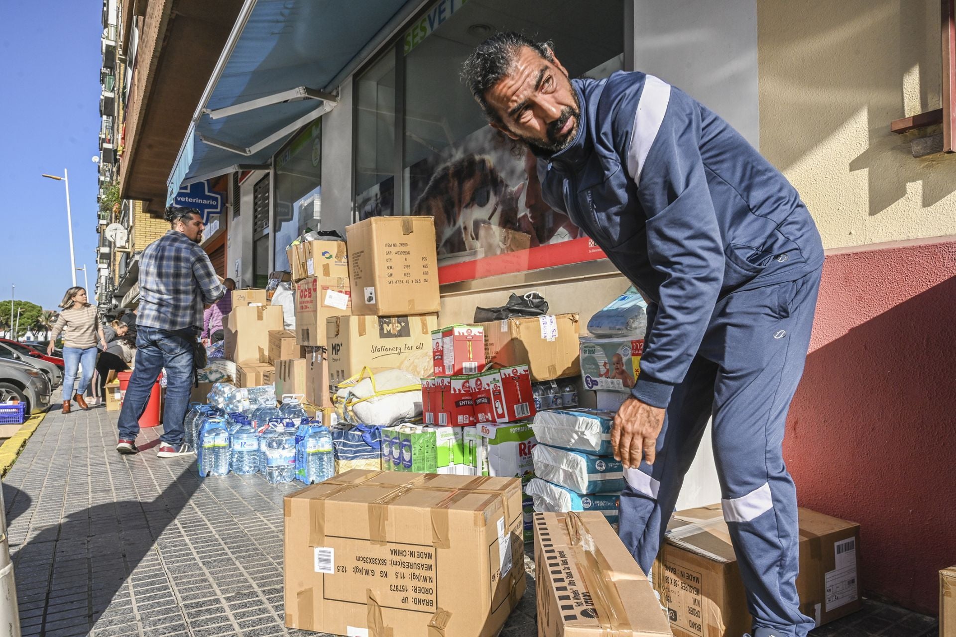 Fotos | La ayuda de Badajoz a los afectados por la DANA