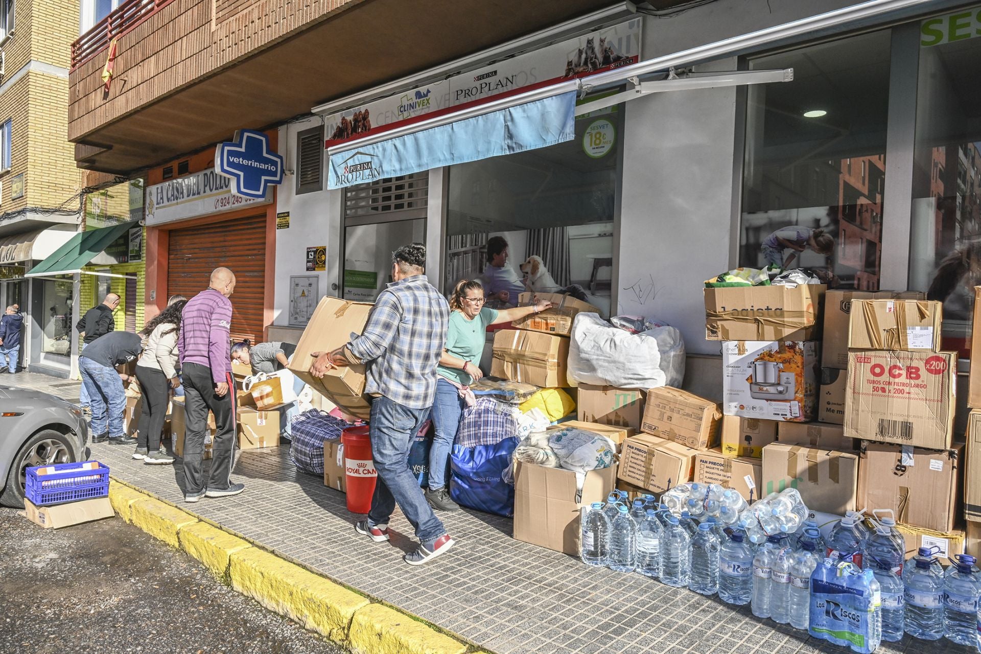 Fotos | La ayuda de Badajoz a los afectados por la DANA