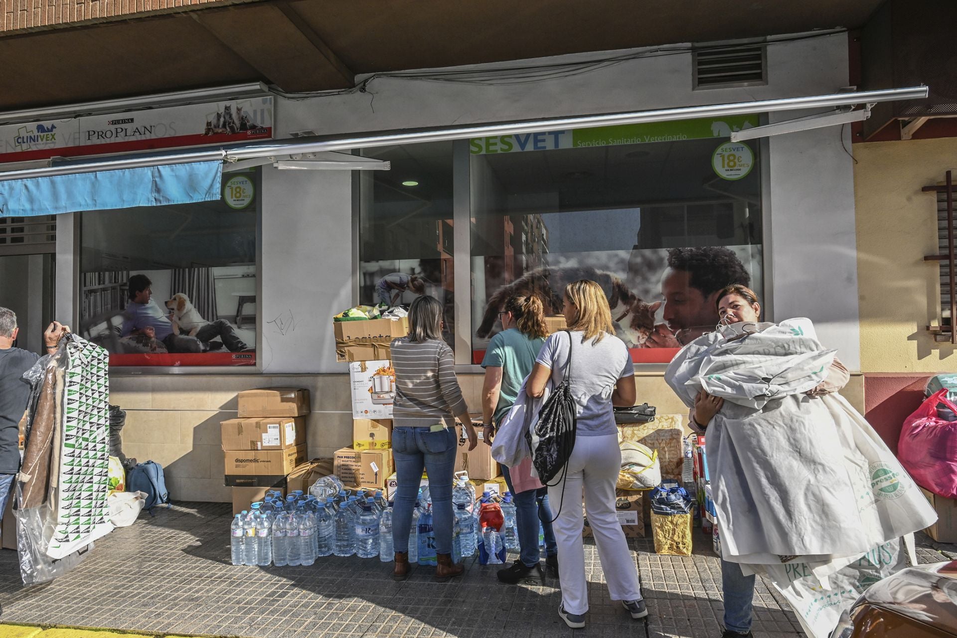 Fotos | La ayuda de Badajoz a los afectados por la DANA
