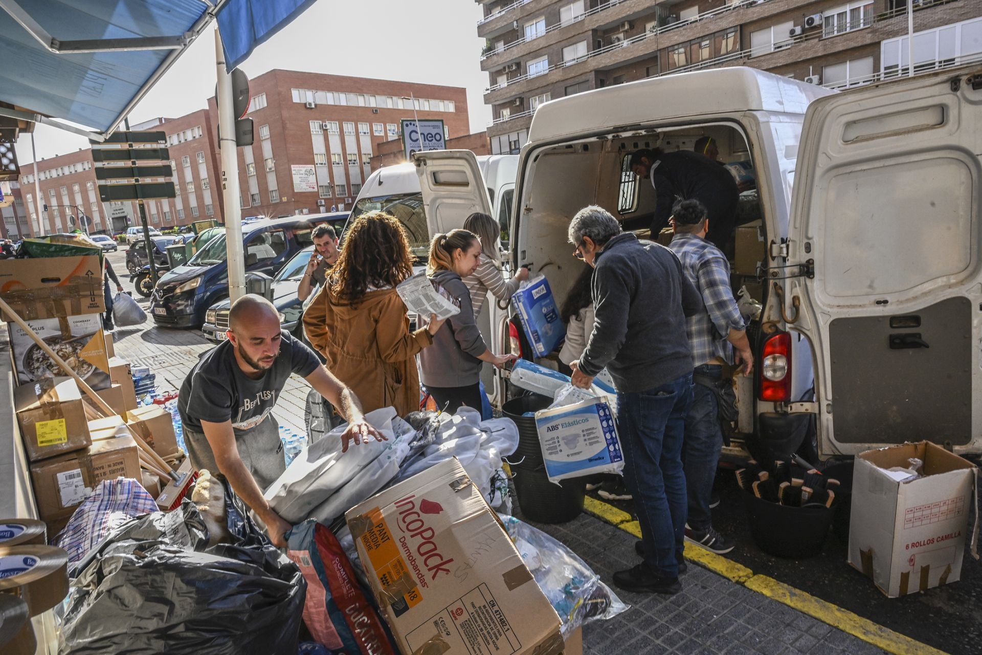 Fotos | La ayuda de Badajoz a los afectados por la DANA
