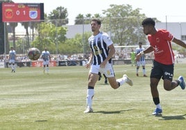 Álex Alegría durante el partido que el Badajoz ganó en Montijo de la temporada pasada.