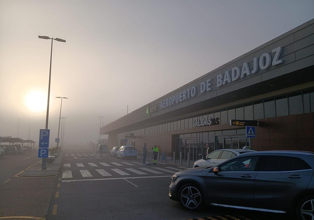Este miércoles la niebla ha retrasado las conexiones con la capital.