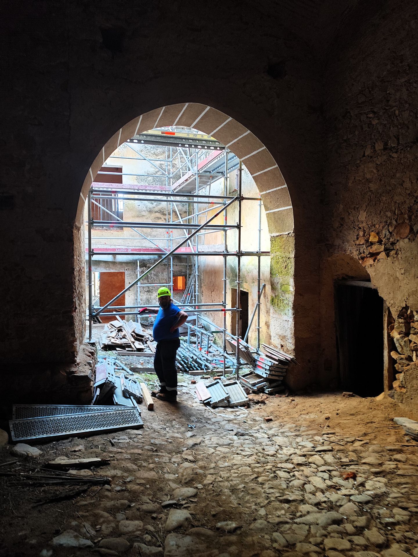 Obras de conversión del Castillo de Azagala en establecimiento hotelero