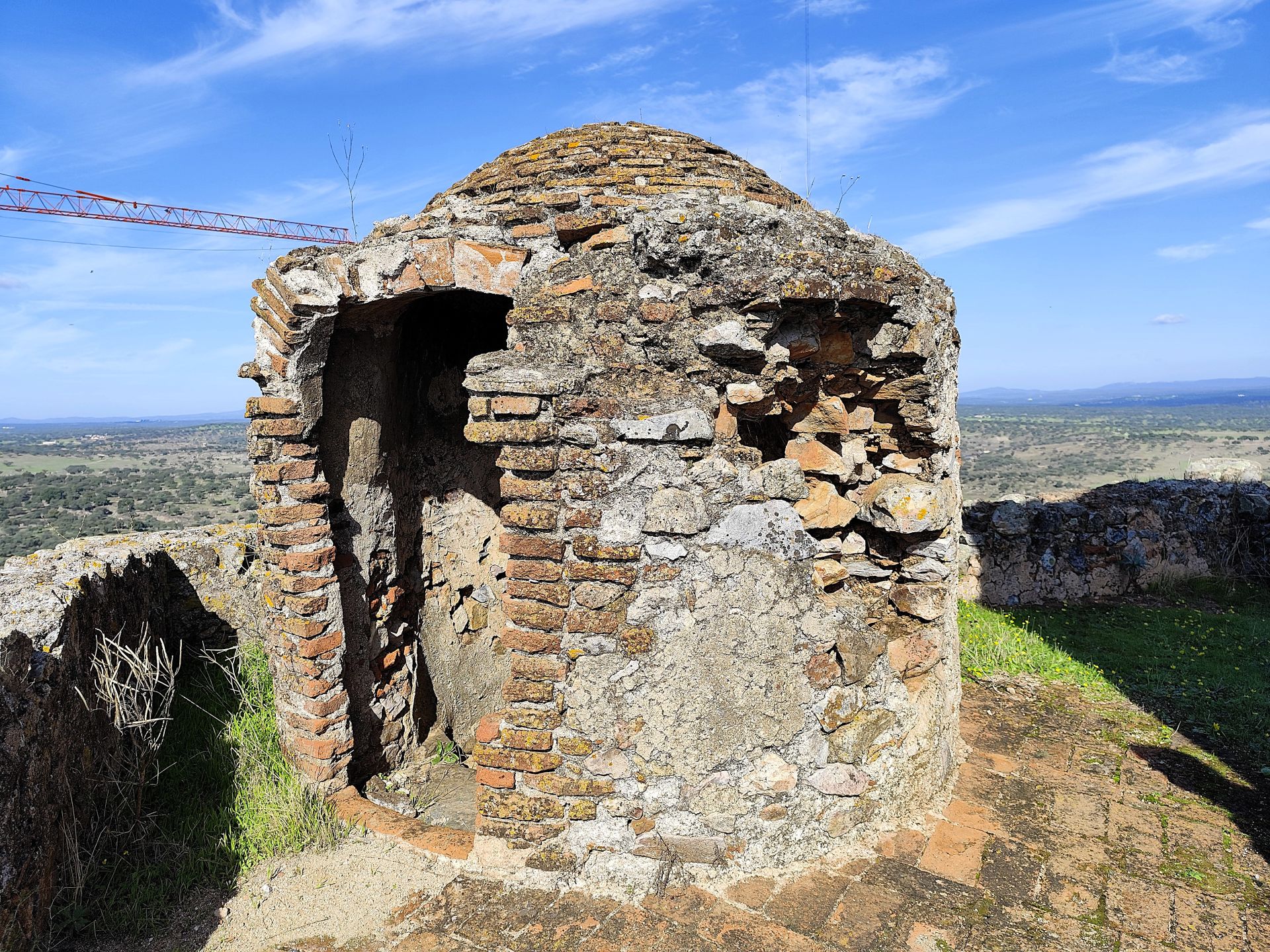 Obras de conversión del Castillo de Azagala en establecimiento hotelero