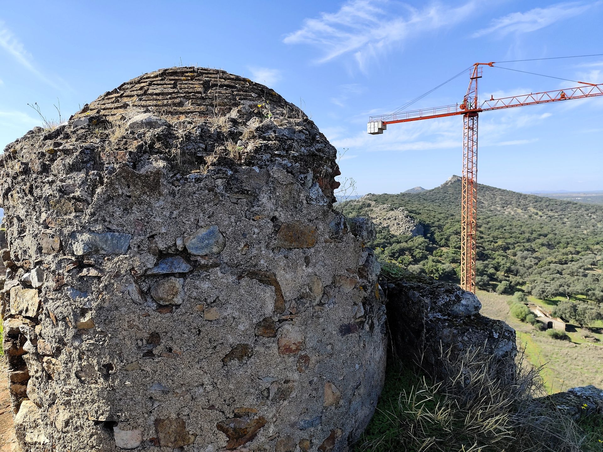 Obras de conversión del Castillo de Azagala en establecimiento hotelero
