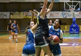 Ángela Jiménez, en un partido del Miralvalle.