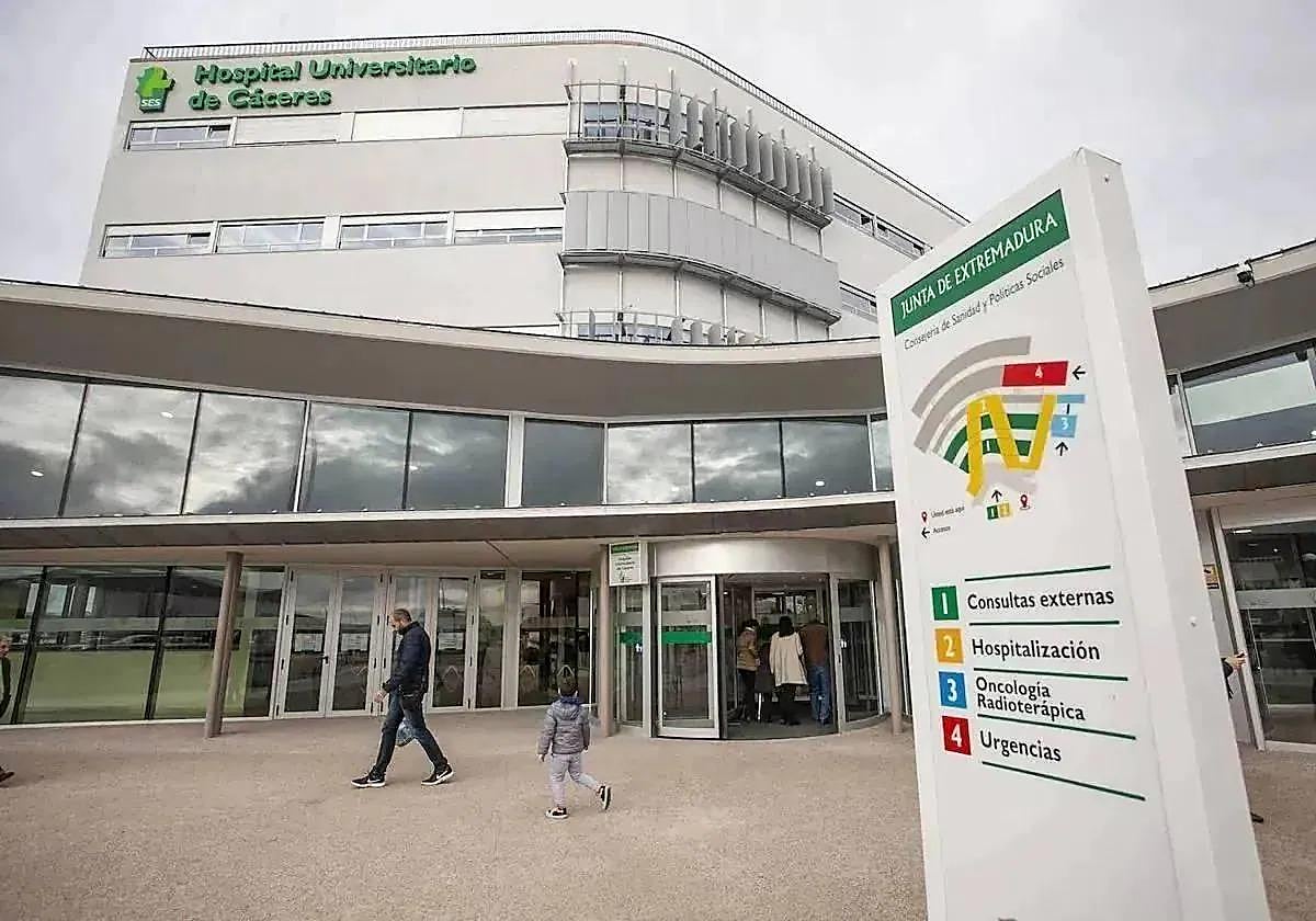 Herido grave un cazador de 32 años al dispararse en una pierna en una finca de Cáceres