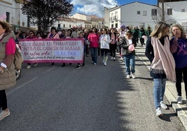 Fuente de Cantos se Viste de Rosa en la VIII Marcha Solidaria Contra el Cáncer de Mama