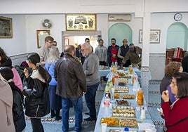 La mezquita pacense celebra su tradicional jornada de puertas abierta