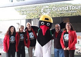 La cigüeña negra Raya ha recibido a los turistas que se embarcaban en esta experiencia.
