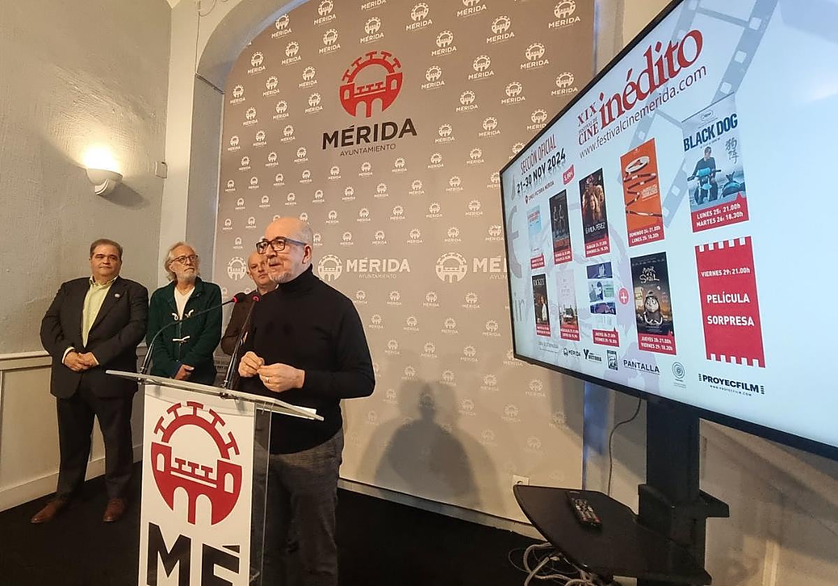 Antonio Gil Aparicio, durante la presentación del FCIMérida.