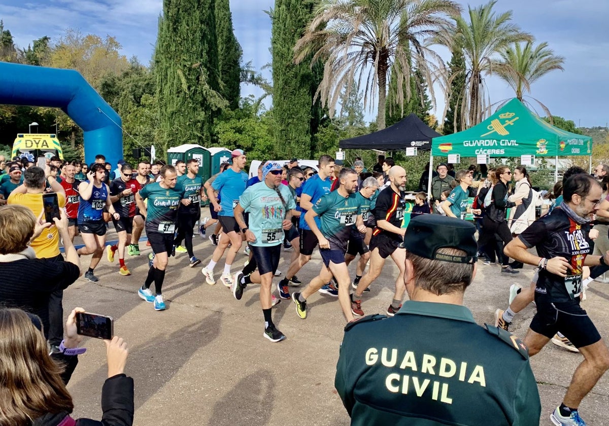 Salida de los corredores en el Parque del Príncipe.