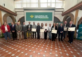 Foto de familia con los galardonados.