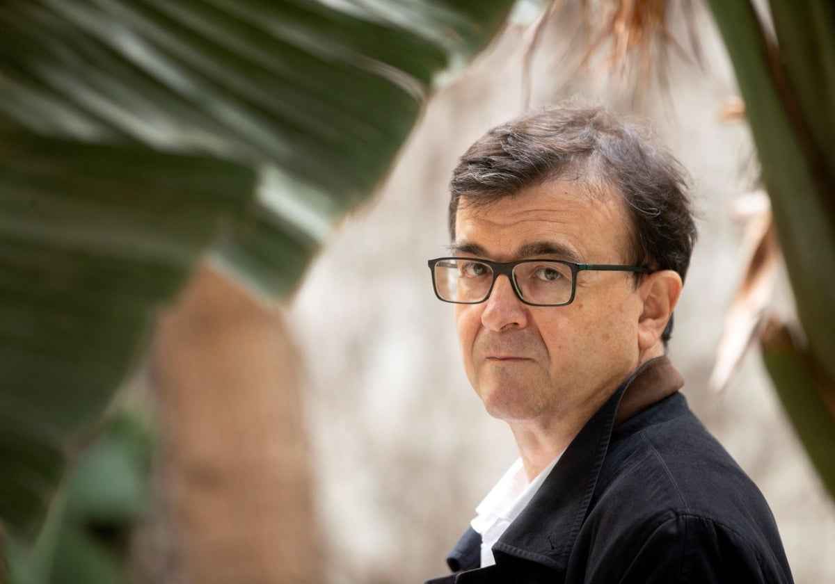 Javier Cercas: «Me encantaría tener otra vida para poder quedarme en Extremadura»
