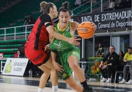 Sara Castro en el partido del Al-Qázeres ante el Barakaldo.