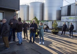 Fotos | Colas en la cooperativa de San Serván para comprar aceite más barato